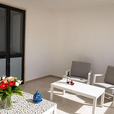 Altomare Aparthotel 4*