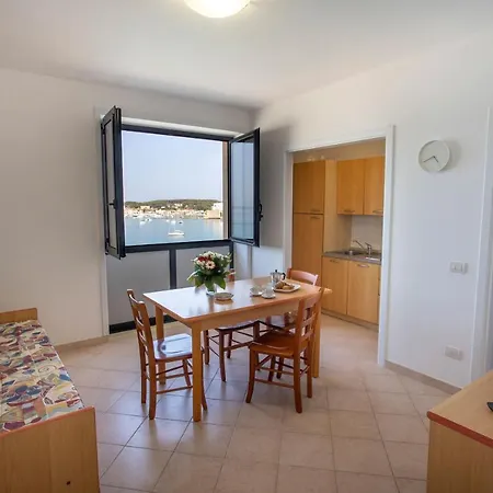 شقة فندقية Altomare 4*